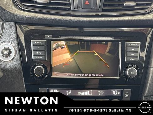 Used 2018 Nissan Rogue SV FWD image 7