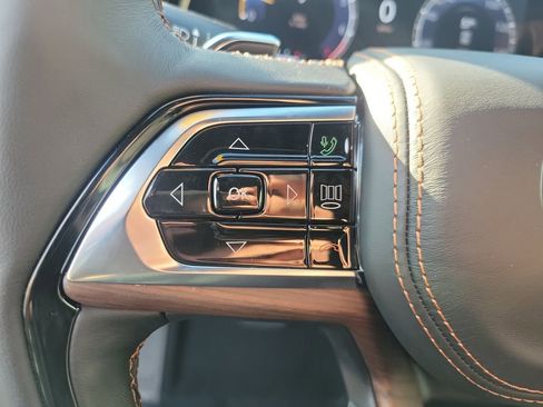 Used 2025 Jeep Grand Cherokee Summit w/ Obsidian Package image 29