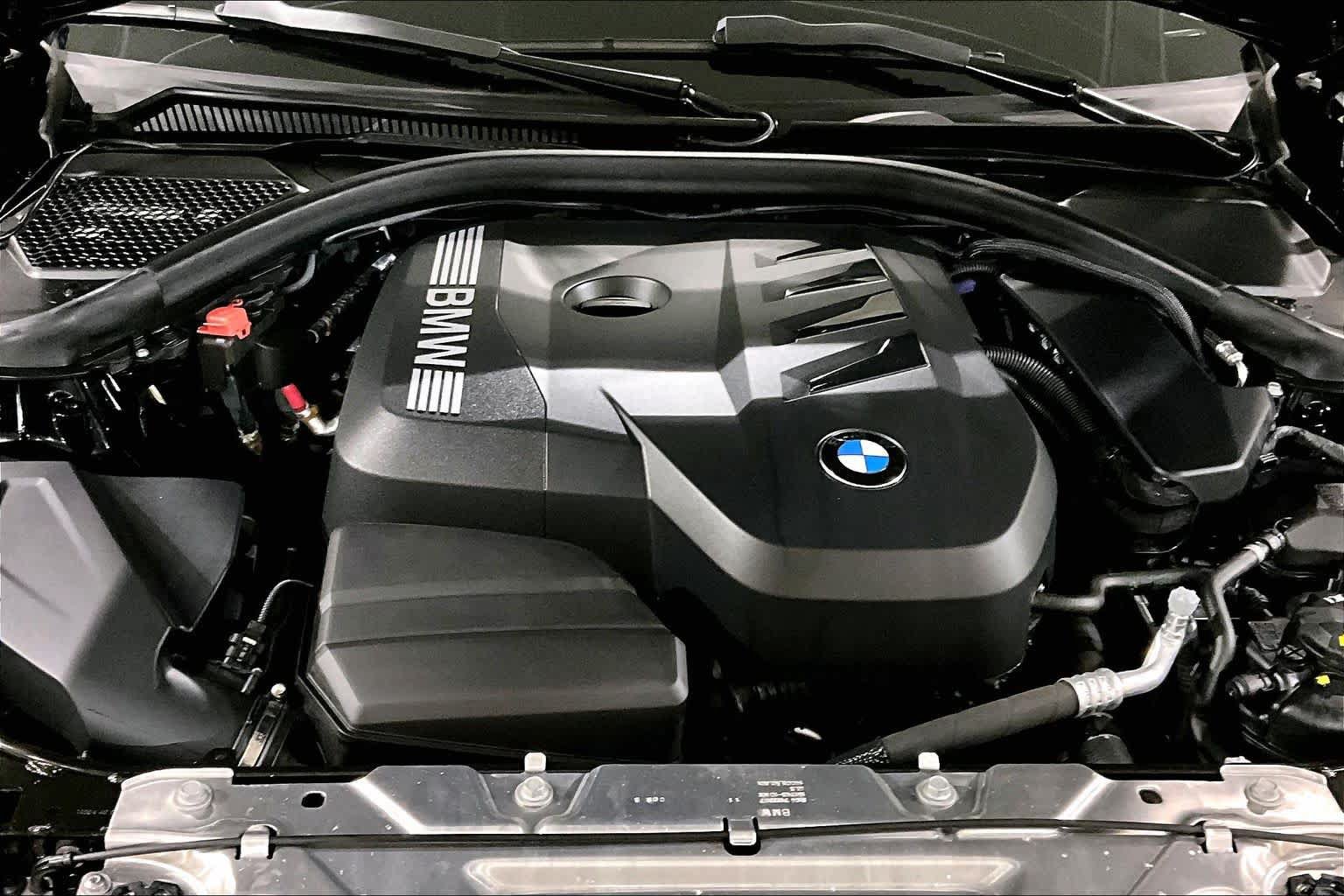 Used 2025 BMW 330i xDrive Sedan w/ Premium Package AWD/4WD image 29