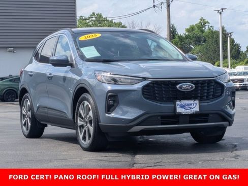 Certified 2025 Ford Escape Platinum w/ Premium Technology Package FWD image 3