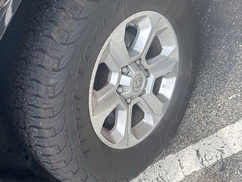 Used 2019 Toyota 4Runner SR5 Premium RWD image 24