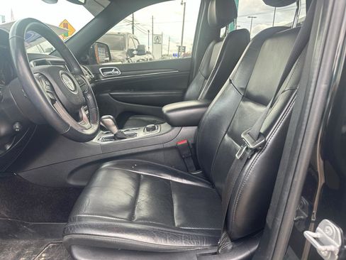 Used 2018 Jeep Grand Cherokee Limited w/ Luxury Group II image 14