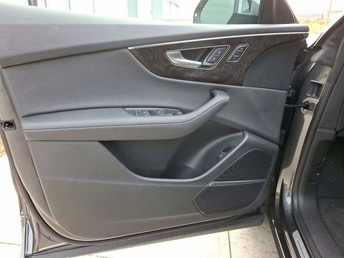 Used 2023 Audi Q8 Prestige image 13