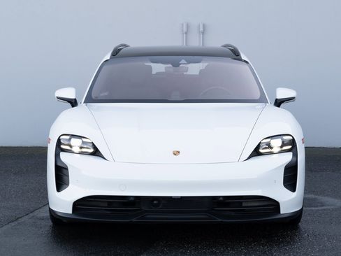 Used 2024 Porsche Taycan GTS image 21