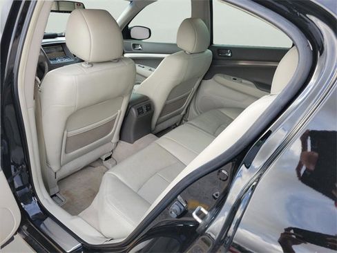 Used 2015 INFINITI Q40 w/ Moonroof Package image 8