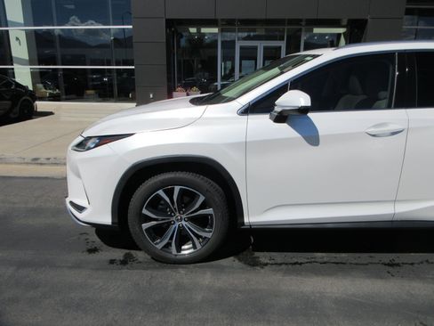 Used 2020 Lexus RX 350L Premium w/ Premium Package AWD/4WD image 2