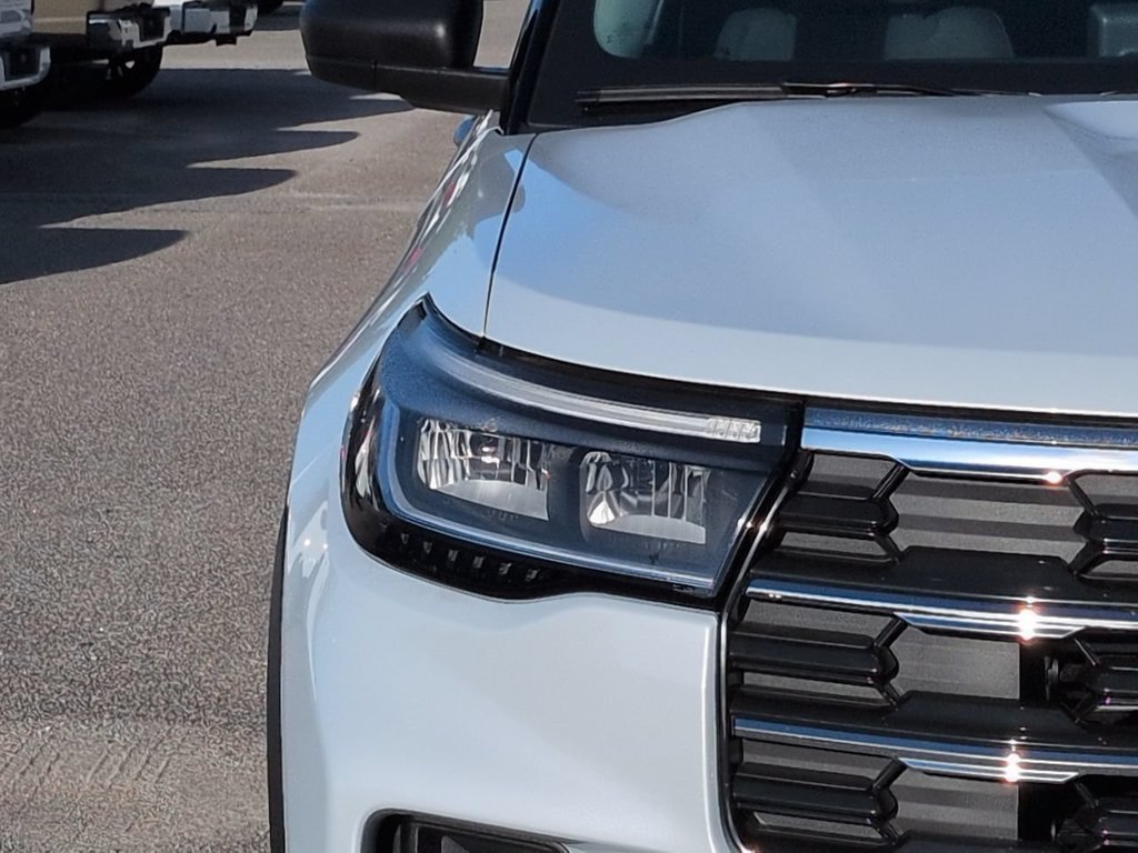 New 2026 Ford Explorer Active RWD image 10