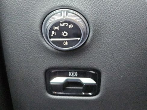 Certified 2025 Mercedes-Benz GLC 300 4MATIC image 23