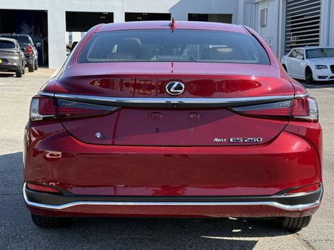 Used 2021 Lexus ES 250 w/ Premium Package image 6