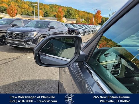 Certified 2024 Volkswagen Atlas SE image 9