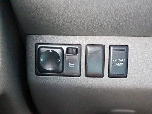 Used 2012 Nissan Frontier SV w/ SV Premium Utility Pkg AWD/4WD image 18