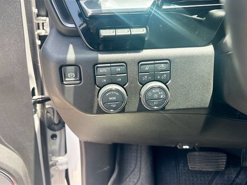 Used 2024 Chevrolet Silverado 1500 High Country AWD/4WD image 10
