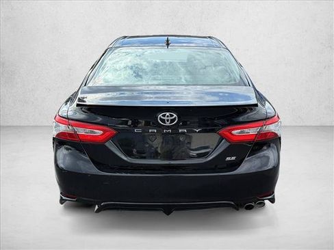 Used 2019 Toyota Camry SE FWD image 6