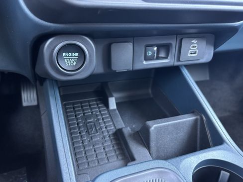 New 2025 Ford Maverick Lariat w/ Black Appearance Package image 21