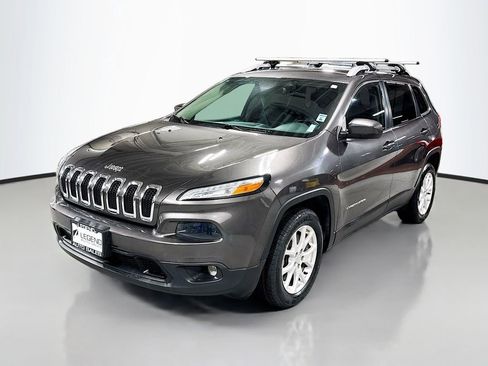 Used 2018 Jeep Cherokee Latitude Plus w/ Cold Weather Group image 1
