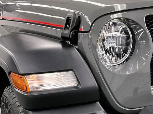 Used 2021 Jeep Wrangler Sport S image 31