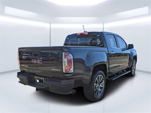 Used 2018 GMC Canyon Denali image 3