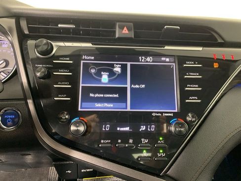 Used 2020 Toyota Camry XLE FWD image 24