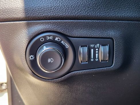 Used 2020 Jeep Compass Limited AWD/4WD image 18