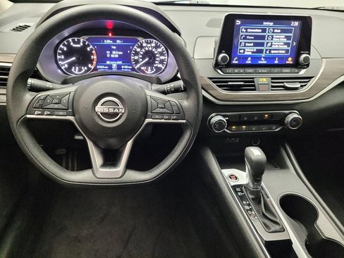 Used 2025 Nissan Altima 2.5 SV FWD image 22