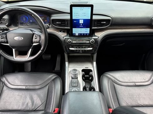 Certified 2021 Ford Explorer Platinum w/ Equipment Group 601A AWD/4WD image 13