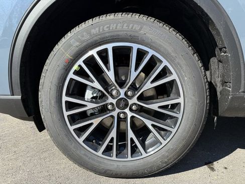 New 2026 Ford Escape SE w/ Class II Trailer Tow Package image 9