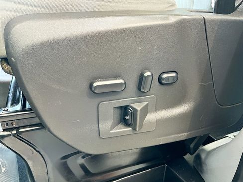 Used 2019 Ford Transit 250 148 Medium Roof image 18