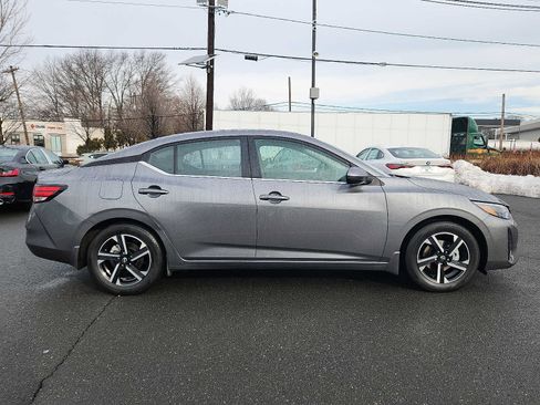 Used 2024 Nissan Sentra SV image 7