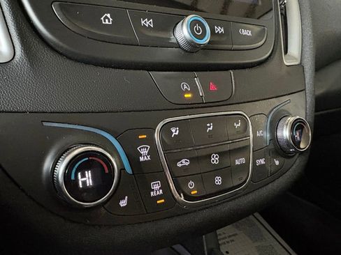 Used 2024 Chevrolet Malibu LT image 32