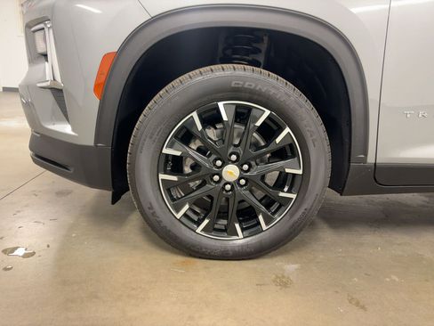 New 2026 Chevrolet Traverse LT w/ Sun and Wheel Package image 12