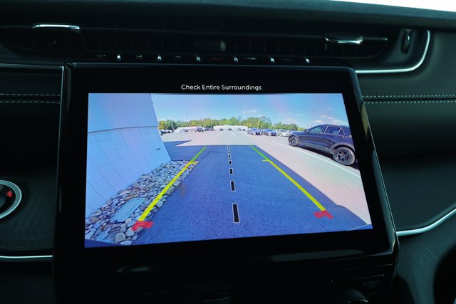New 2027 Jeep Grand Cherokee Laredo RWD image 18