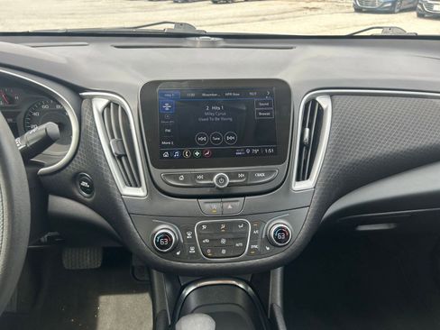 Used 2024 Chevrolet Malibu LT image 18