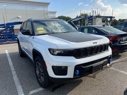 Used 2022 Jeep Grand Cherokee Trailhawk AWD/4WD image 1