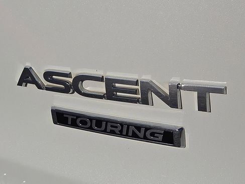 Used 2021 Subaru Ascent Touring w/ Popular Package #2 image 9