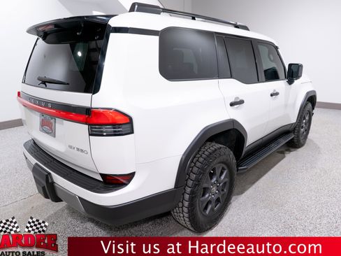 Used 2024 Lexus GX 550 image 5