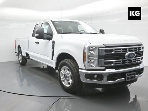 New 2026 Ford F350 XLT image 1