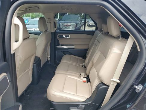 Used 2023 Ford Explorer XLT w/ Equipment Group 202A image 10