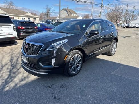 Used 2024 Cadillac XT5 Premium Luxury image 2