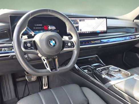 Used 2025 BMW 760i xDrive w/ Premium Package AWD/4WD image 35