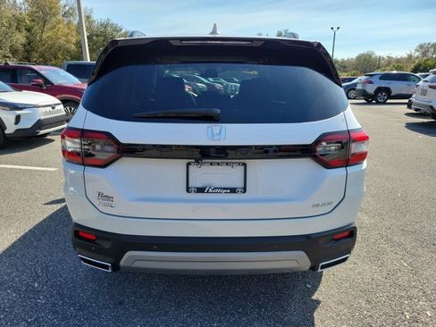 Used 2025 Honda Pilot Elite image 11