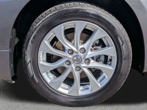 Used 2017 Nissan Sentra SV w/ Style Package FWD image 11