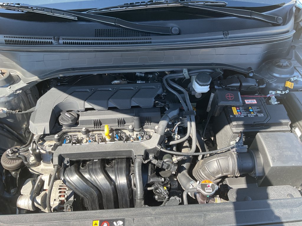 Used 2025 Hyundai Venue SEL FWD image 32