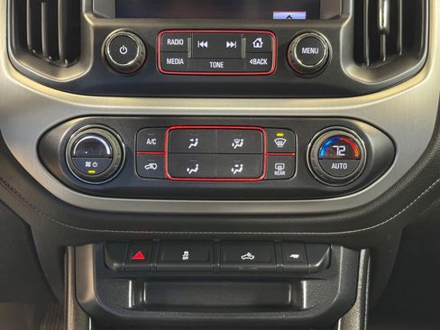 Used 2016 GMC Canyon SLE image 35