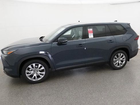 New 2026 Toyota Grand Highlander FWD image 5