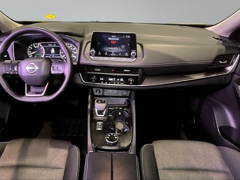 Used 2025 Nissan Rogue SV AWD/4WD image 8