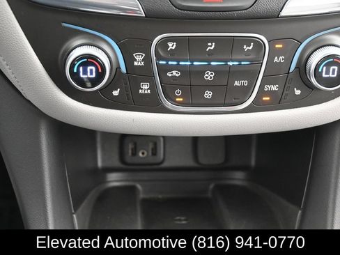 Used 2018 Chevrolet Equinox Premier FWD image 20