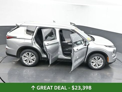 Used 2025 Mitsubishi Outlander ES image 68