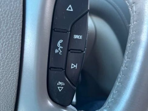 Used 2017 Buick Enclave Leather FWD image 18
