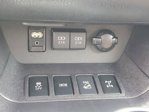 Used 2019 Toyota Highlander Limited AWD/4WD image 15