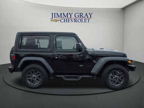 Used 2024 Jeep Wrangler Sport AWD/4WD image 6